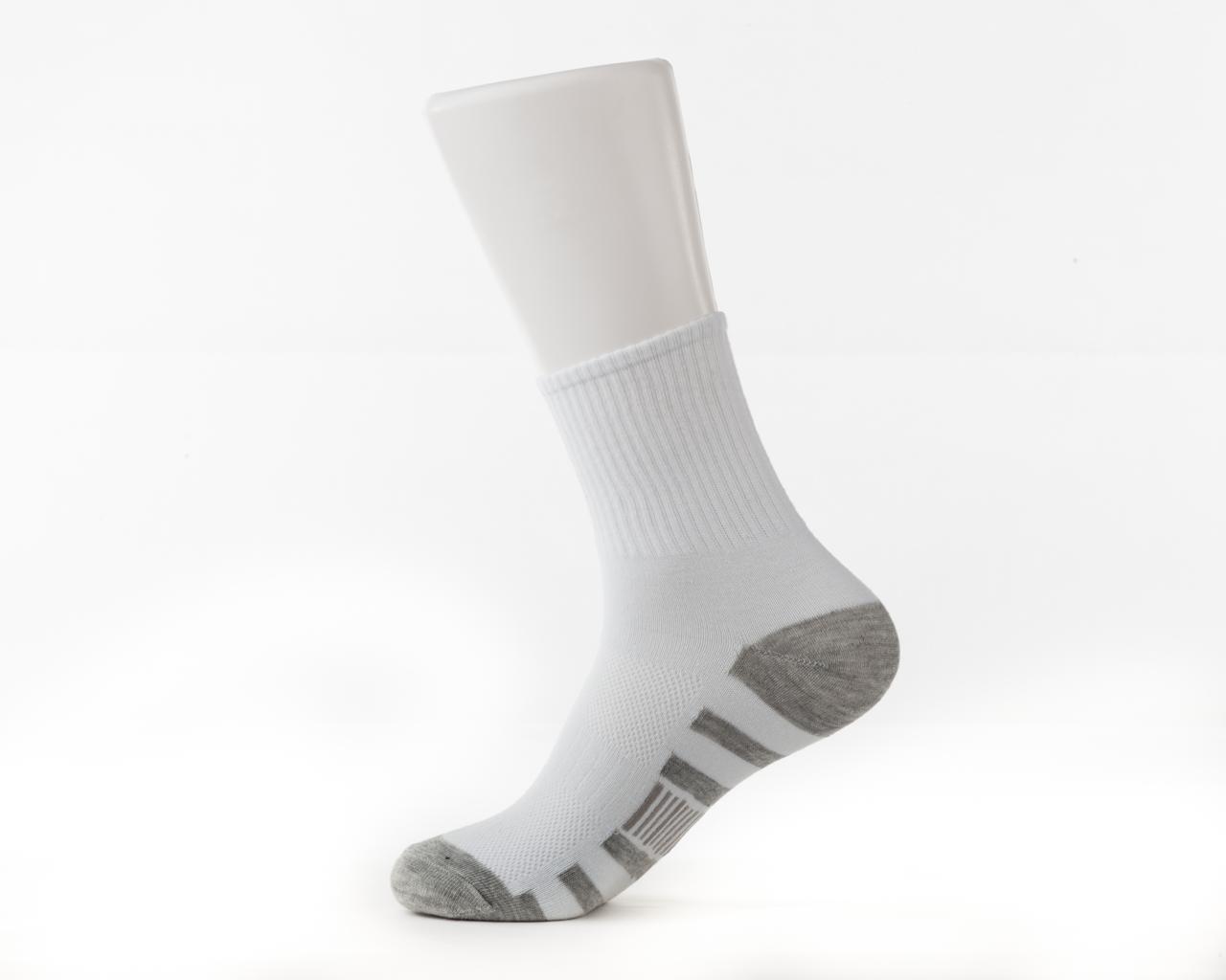 Men's Accessories - Single Pair of White Outdoor Gym & Sports Socks