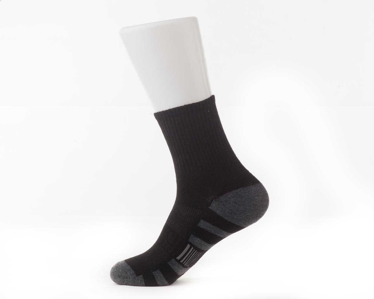 Men's Accessories - Single Pair of Black Outdoor Gym & Sports Socks